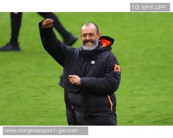 保罗乔治表现平平14投7中仅得17分四项数据难掩球队失利困境 保罗乔治表现平平14投7中仅得17分四项数据难掩球队失利困境